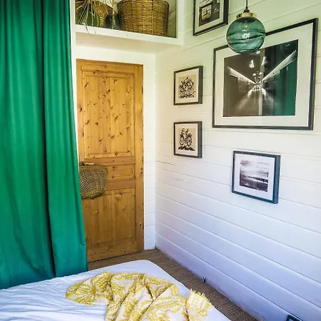 Holiday home Jolie Maison En Bois Climatisee Proche Lac&ocean